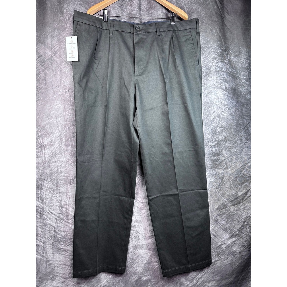Dockers Signature Khaki Pants NWT Mens 42 x 32 Gray Classic Fit Lux Stretch